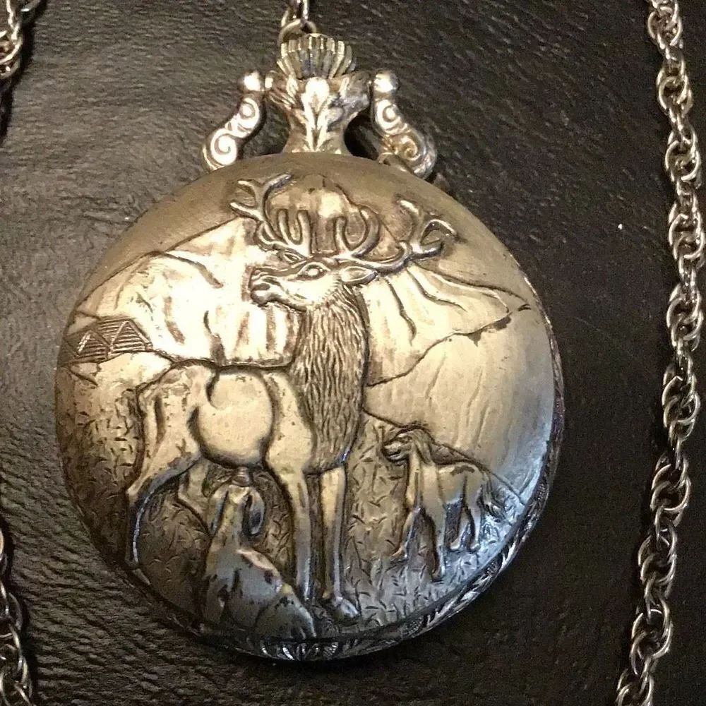 Pocket watch vintage, great condition Swiss movement by Westclox dog hunting sce